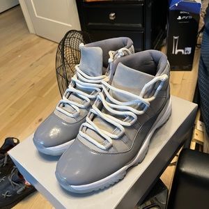 AIR JORDAN 11 RETRO 'COOL GREY' 2021 *SIZE 11*